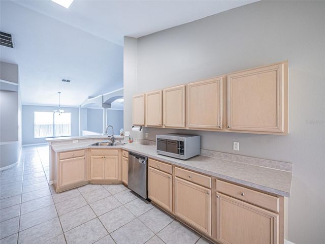 2843 STRAND CIRCLE, Oviedo, FL 32765