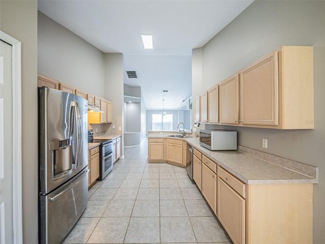 2843 STRAND CIRCLE, Oviedo, FL 32765