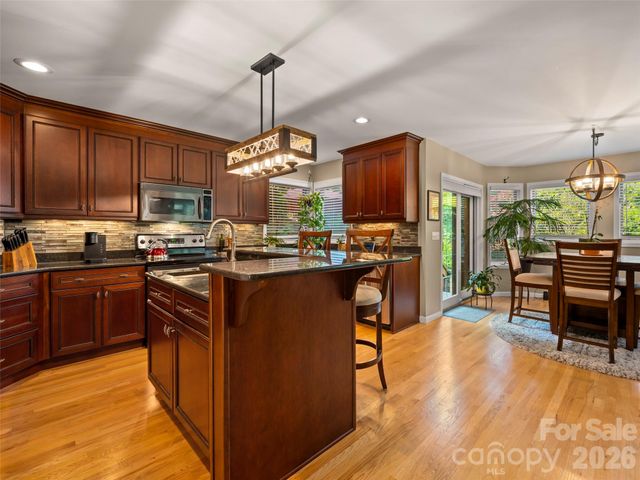 117 Eagles Crest Way, Lake Lure, NC 28746