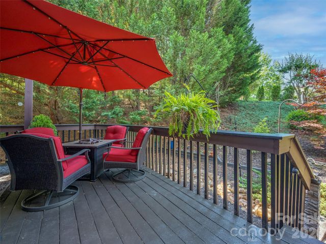 117 Eagles Crest Way, Lake Lure, NC 28746