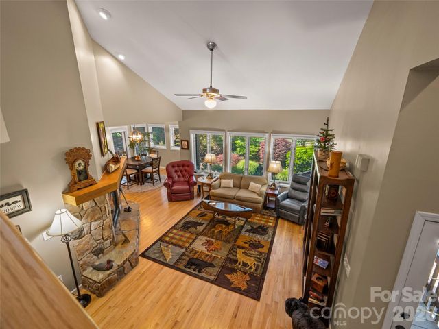 117 Eagles Crest Way, Lake Lure, NC 28746