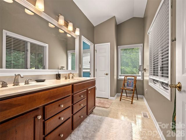 117 Eagles Crest Way, Lake Lure, NC 28746