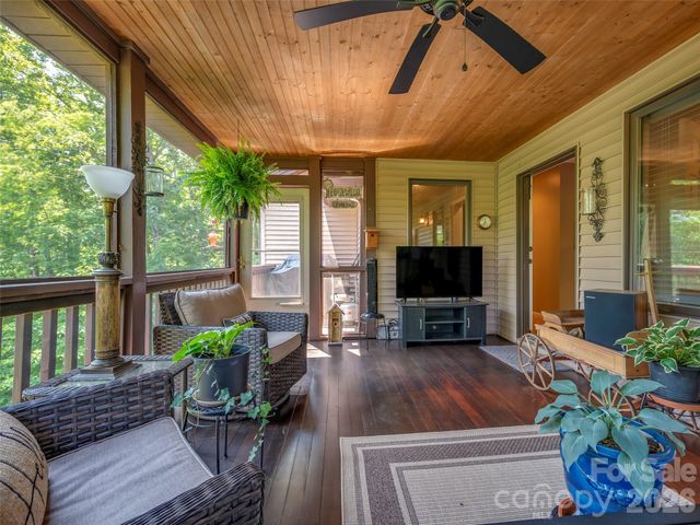 117 Eagles Crest Way, Lake Lure, NC 28746