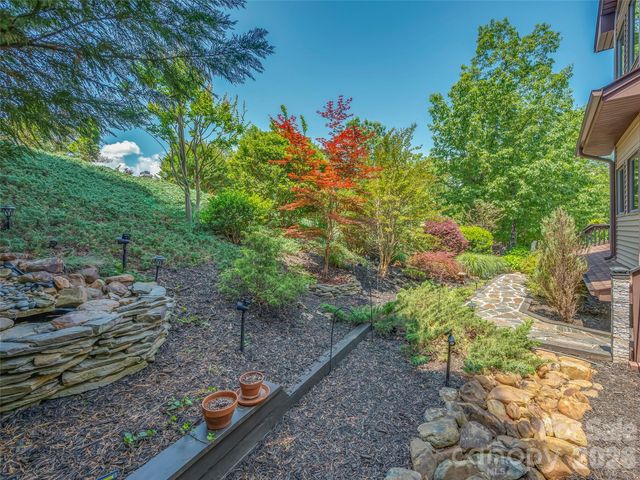 117 Eagles Crest Way, Lake Lure, NC 28746