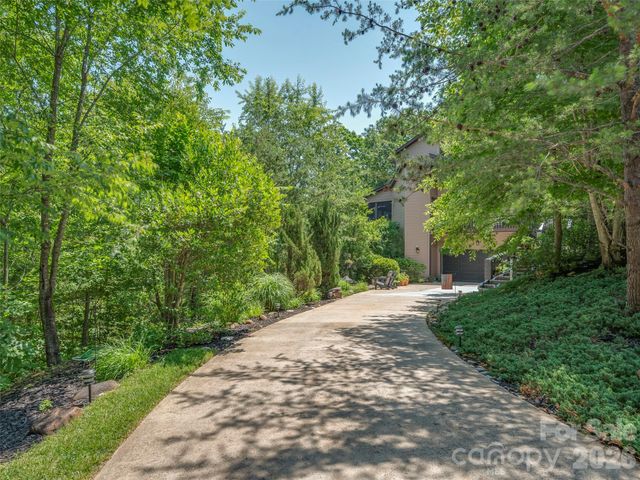 117 Eagles Crest Way, Lake Lure, NC 28746