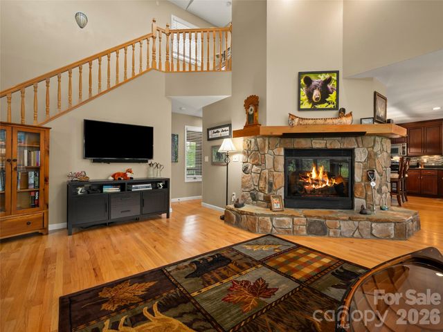 117 Eagles Crest Way, Lake Lure, NC 28746