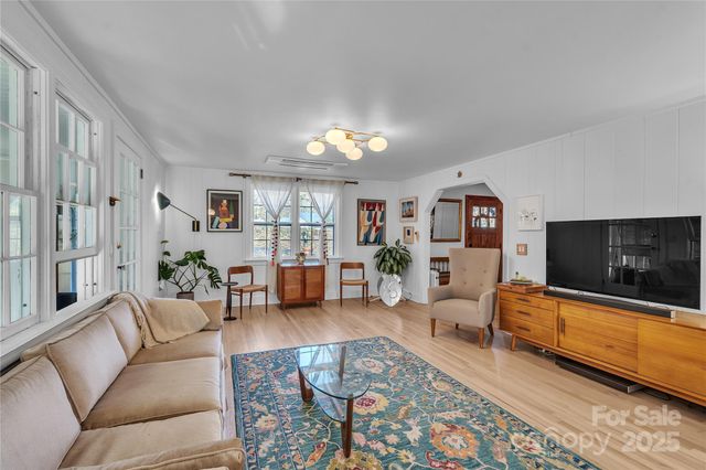 35 Wilcox Road, Tryon, NC 28782