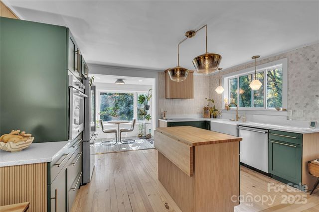 35 Wilcox Road, Tryon, NC 28782