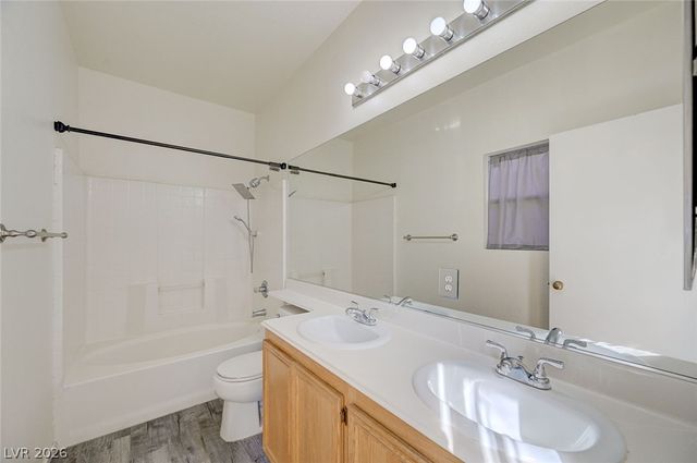 10009 Long Cattle Avenue, Las Vegas, NV 89117