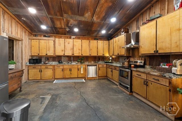 284 Snow Farm Road, Hull, GA 30646