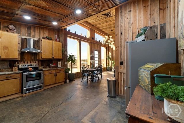 284 Snow Farm Road, Hull, GA 30646