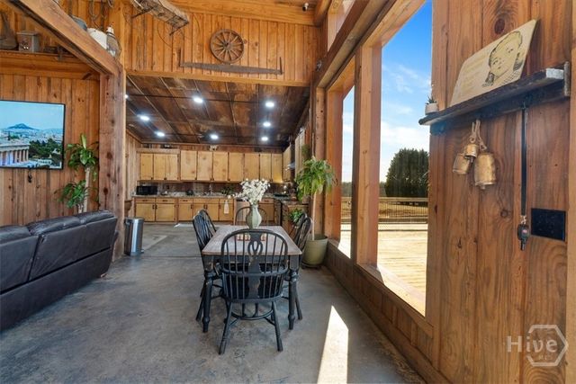 284 Snow Farm Road, Hull, GA 30646