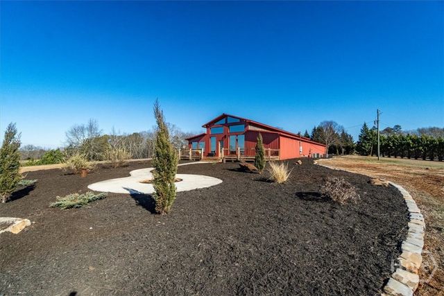 284 Snow Farm Road, Hull, GA 30646