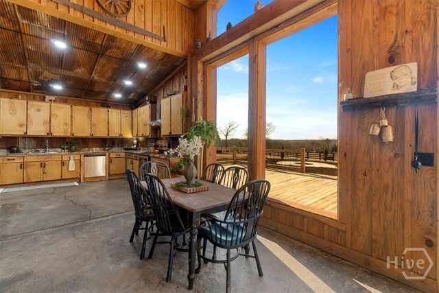 284 Snow Farm Road, Hull, GA 30646