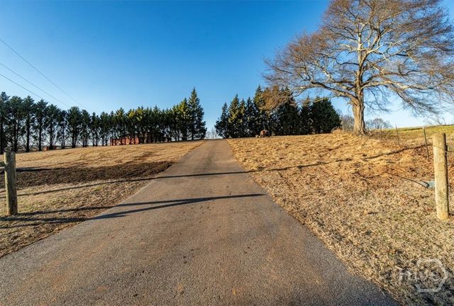 284 Snow Farm Road, Hull, GA 30646