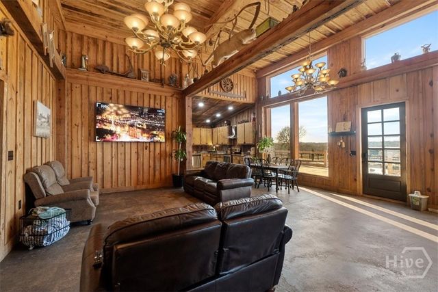 284 Snow Farm Road, Hull, GA 30646