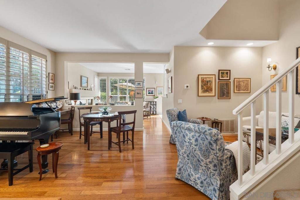 5586 Renaissance 3, San Diego, CA 92122 — photo 2