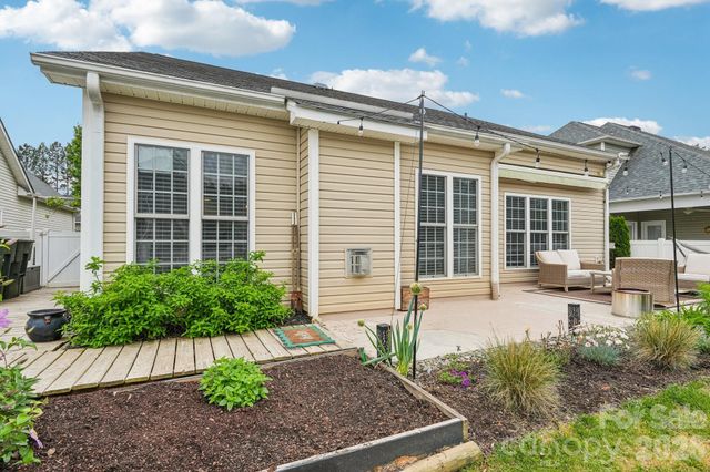 141 Wren Hill Drive, Mooresville, NC 28115