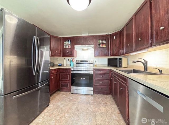 305 N Earl Road, Moses Lake, WA 98837