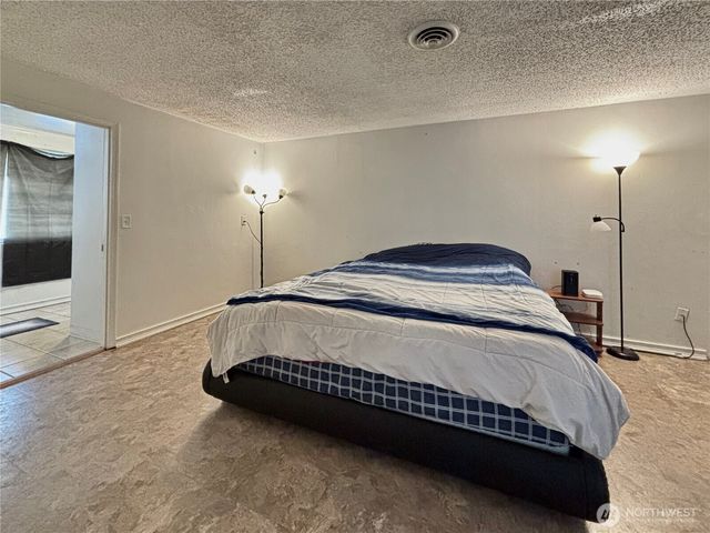 305 N Earl Road, Moses Lake, WA 98837