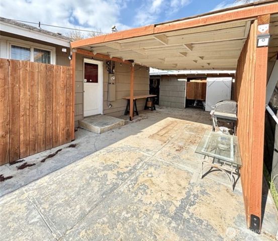 305 N Earl Road, Moses Lake, WA 98837