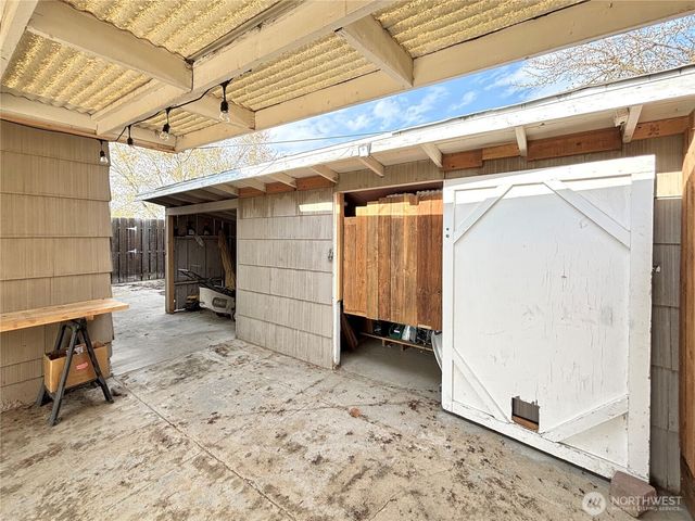 305 N Earl Road, Moses Lake, WA 98837