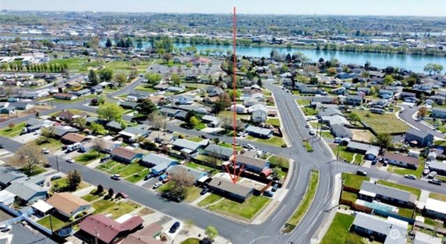 305 N Earl Road, Moses Lake, WA 98837