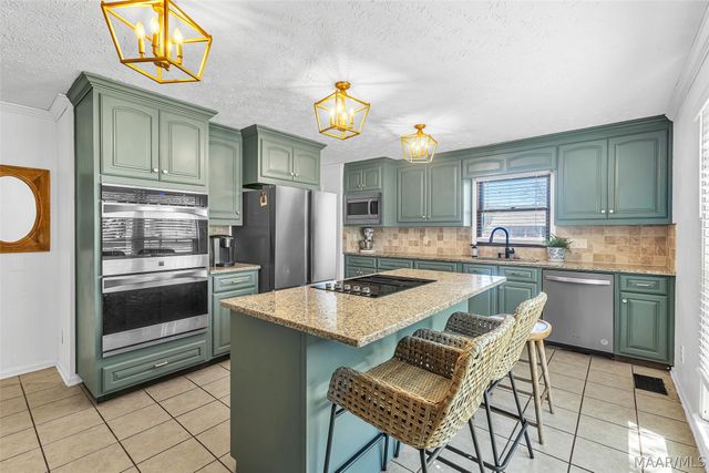 201 Greencrest Lane, Prattville, AL 36067