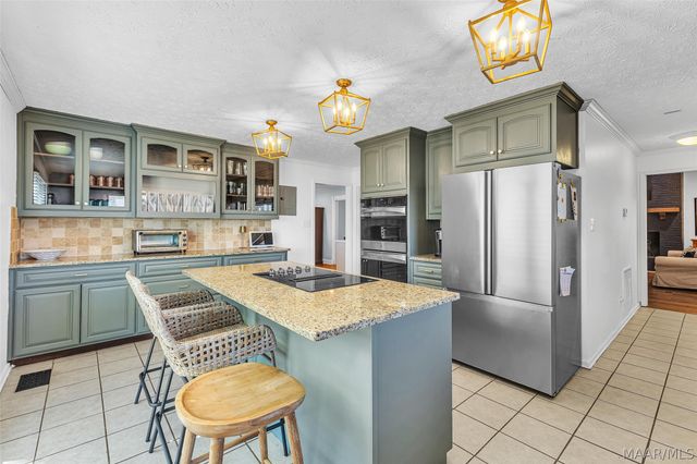 201 Greencrest Lane, Prattville, AL 36067
