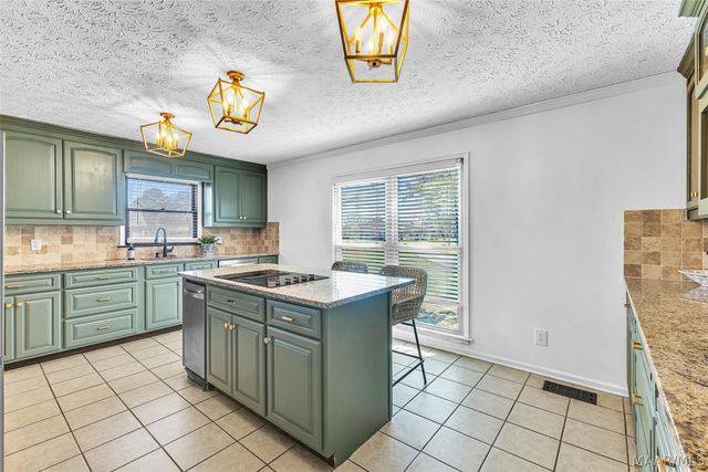 201 Greencrest Lane, Prattville, AL 36067