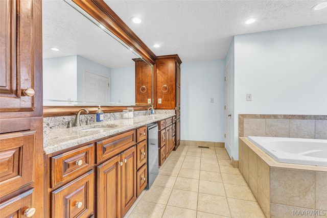 201 Greencrest Lane, Prattville, AL 36067