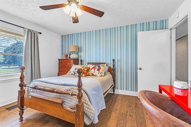 201 Greencrest Lane, Prattville, AL 36067