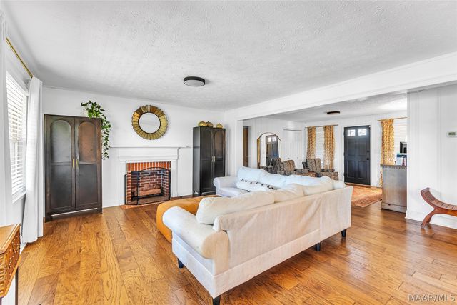 201 Greencrest Lane, Prattville, AL 36067