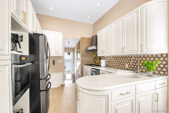 54 Sullivan Drive, Jericho, NY 11753