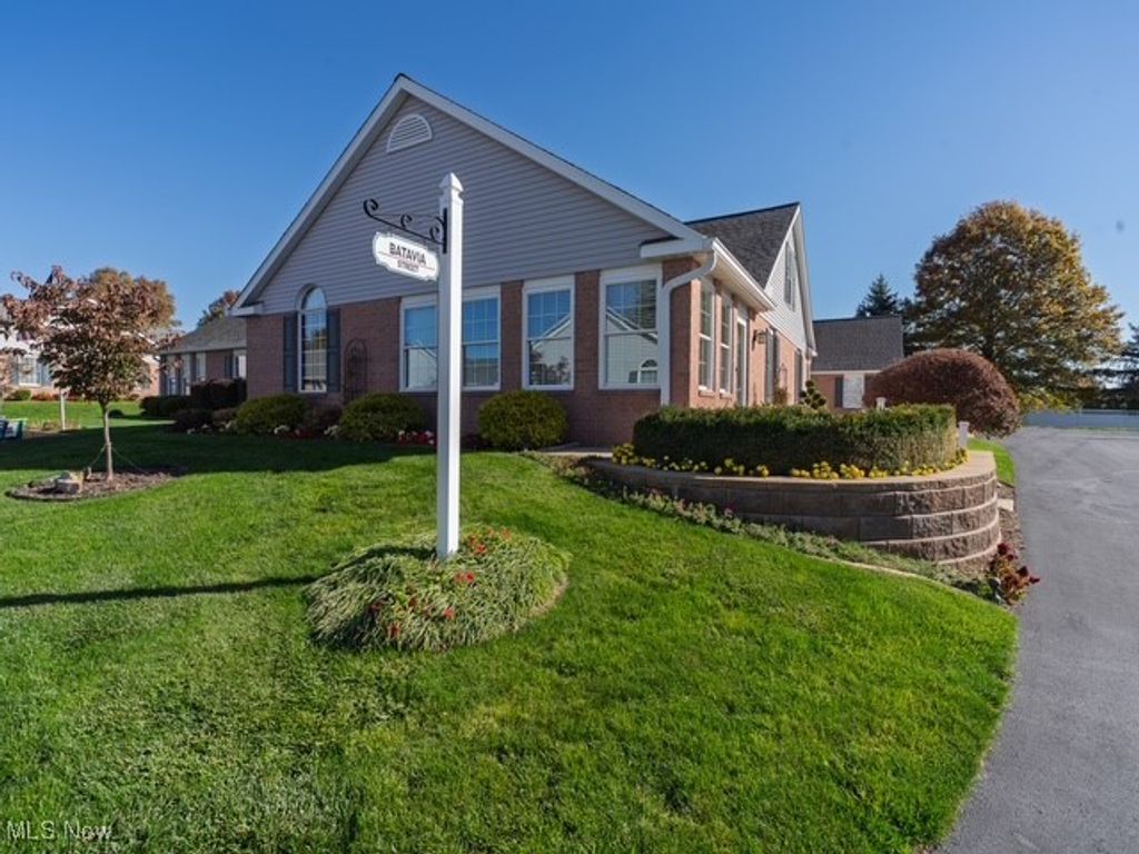 1713 Batavia Street NW, Uniontown, OH 44685