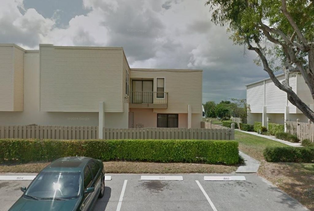 1604 Shaker Circle, Wellington, FL 33414