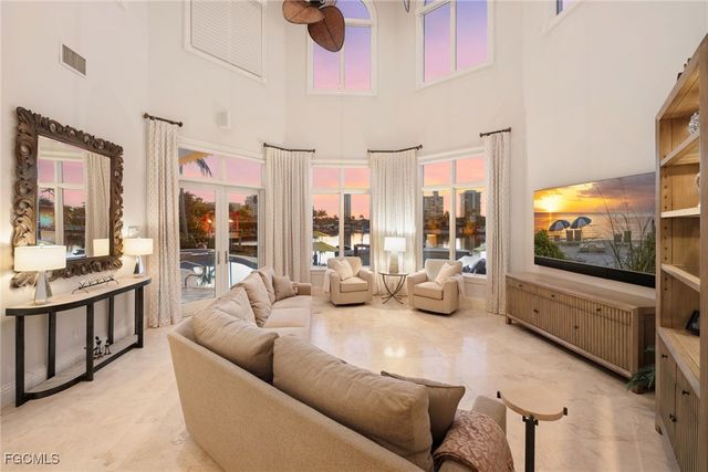 361 Pirates Bight, Naples, FL 34103