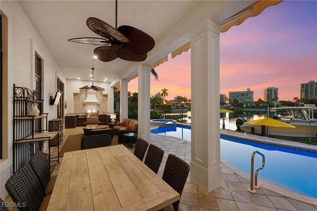 361 Pirates Bight, Naples, FL 34103