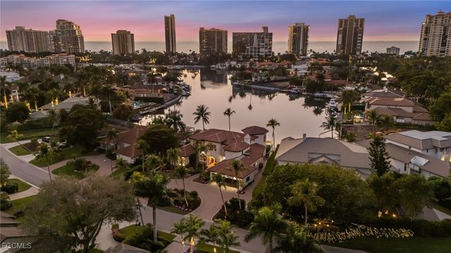 361 Pirates Bight, Naples, FL 34103