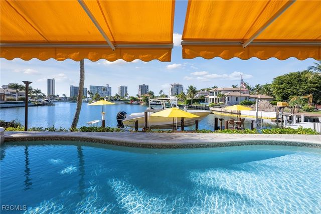 361 Pirates Bight, Naples, FL 34103