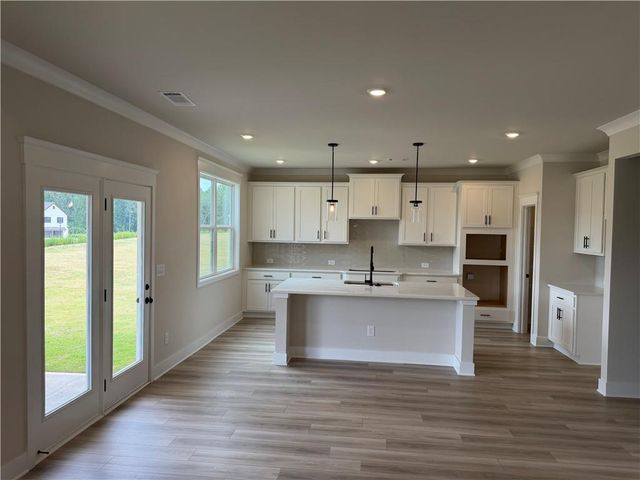 1096 Hawkins Creek Drive, Jefferson, GA 30549