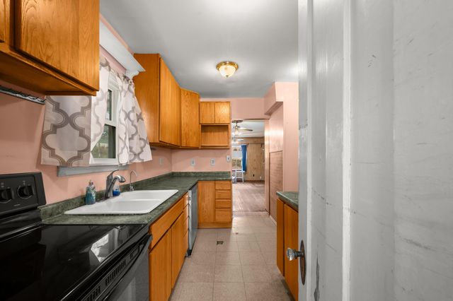 745 N Shore Drive, Benton Twp, MI 49022