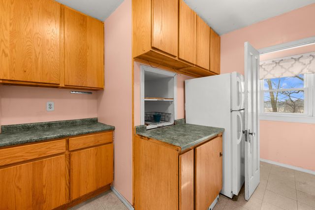 745 N Shore Drive, Benton Twp, MI 49022