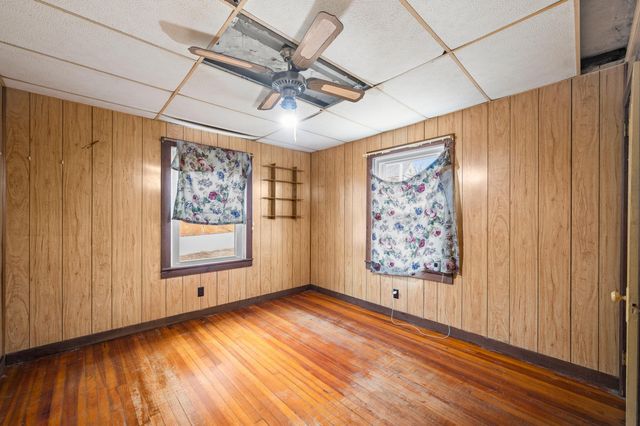 745 N Shore Drive, Benton Twp, MI 49022