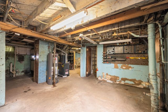 745 N Shore Drive, Benton Twp, MI 49022