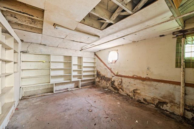 745 N Shore Drive, Benton Twp, MI 49022