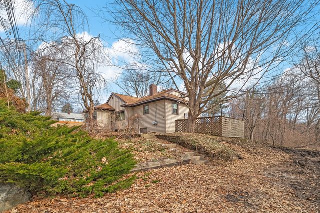 745 N Shore Drive, Benton Twp, MI 49022