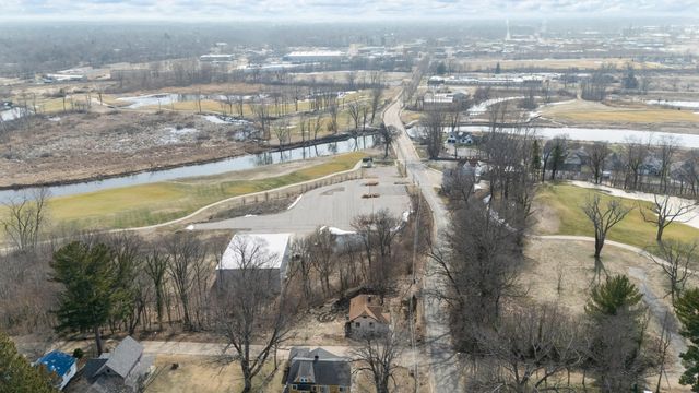 745 N Shore Drive, Benton Twp, MI 49022