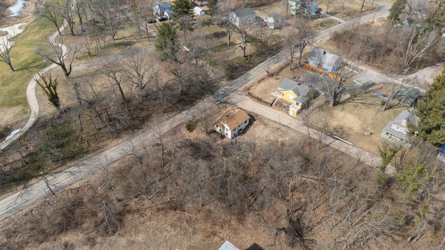 745 N Shore Drive, Benton Twp, MI 49022