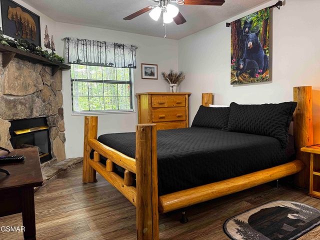 653 Oaks View Court, Pigeon Forge, TN 37863